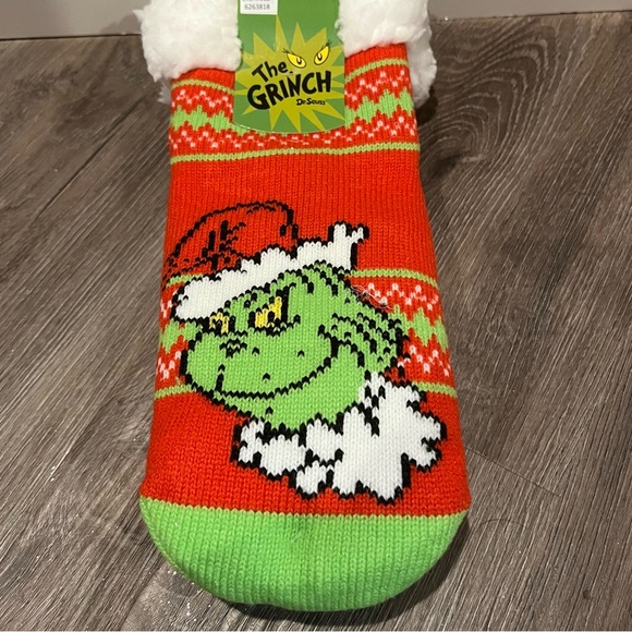 ONLY 3 LEFT!! Cute Grinch Cozy Lined Slipper Socks- Sock Size 9-11- NWT - Picture 1 of 4